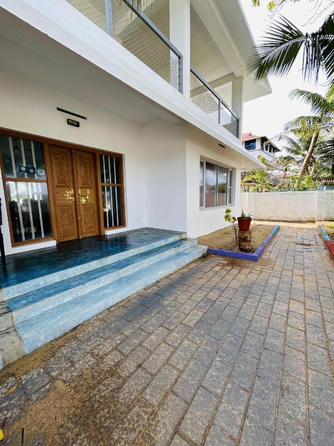 Chameleon Beach Resort, Cherai Kochi Esterno foto