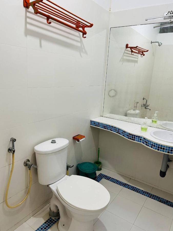 Chameleon Beach Resort, Cherai Kochi Esterno foto